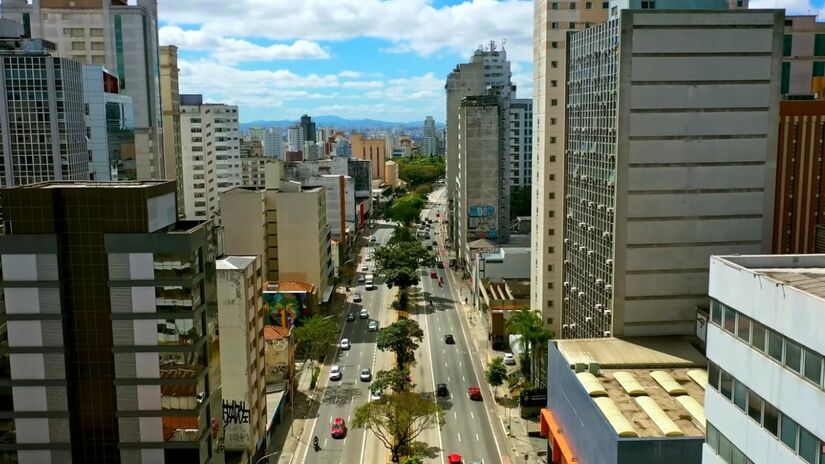 As enchentes revelam a memória desses rios, que não conseguem mais dar conta do volume de água
