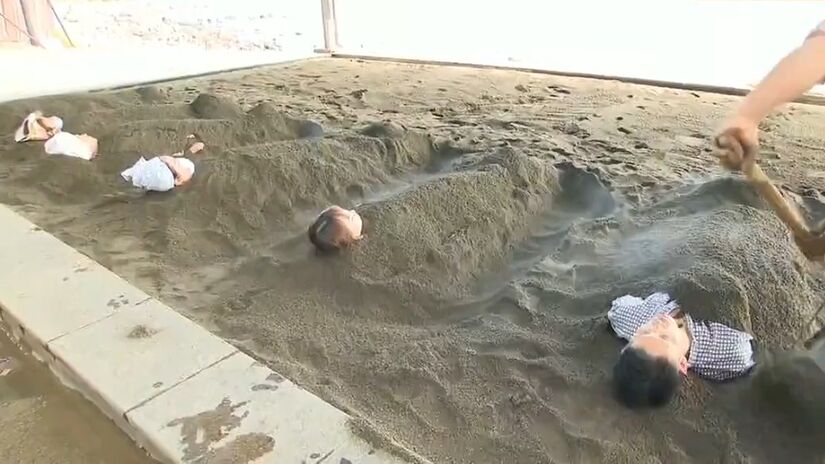 Banho de areia ajuda a aliviar estresse, dores e inflamações