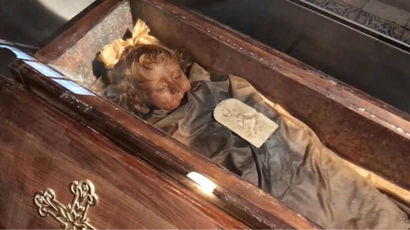 Rosália Lombardo morreu em 1920, mas seu corpo parece intacto até hoje