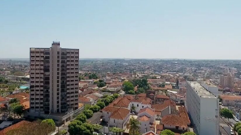 Cidade de Ilha Solteira conta com uma população de 26,8 mil habitantes (pela contagem do IBGE de 2020), pertence à ensolarada Região Turística Tietê Vivo - (Reprodução/TV TEM)