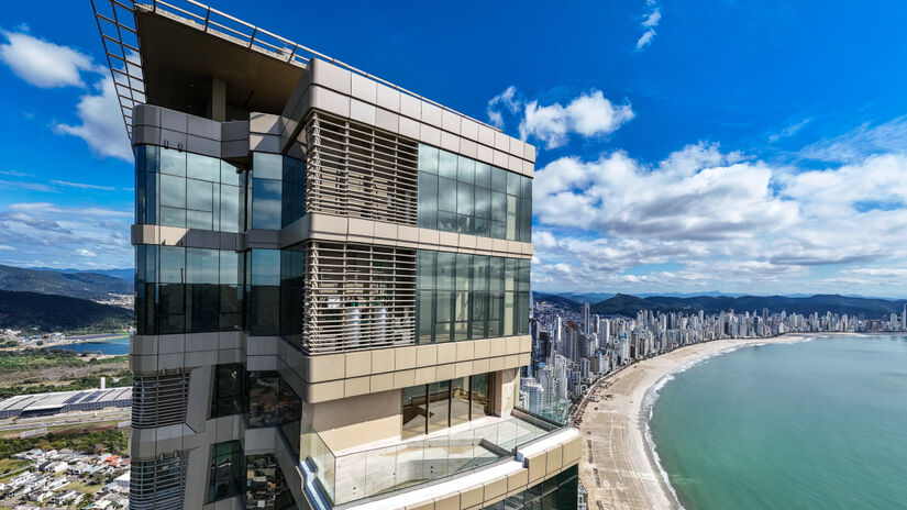 Interessados em comprar precisam passar por um processo de validação antes de conhecer o imóvel, que não tem imagens internas divulgadas.