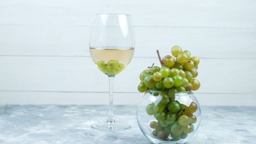 A uva verde costuma ser consumida no mundo todo, tanto in natura quanto em sucos e vinhos