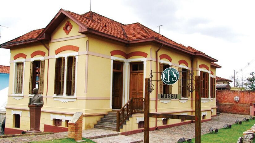 Com o turismo cultural também valorizado, o Museu da Estrada de Ferro Sorocabana preserva a memória das ferrovias essenciais para a economia local no passado - (Divulgação/PMS)
