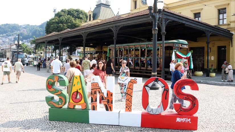 Acesso ao Parque Valongo pode ser feito pela nova passarela Porto-Cidade Engenheiro José Colla ou pela travessia de barcas entre Santos e Guarujá, próxima à Praça da República.
Fotos: Divulgação/Raimundo Rosa