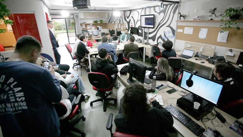 Entre as funcionalidades apresentadas estão o Gemini, o Notebook LM, o Google Trend e o Pinpoint/Thiago Neme/Gazeta de S. Paulo
