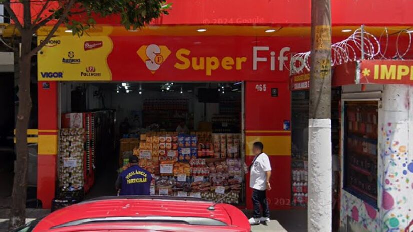 Super Fifo prioriza os produtos que estão armazenados há mais tempo no estoque, de modo que eles sejam despachados primeiro aos consumidores (Foto: Reprodução/Google Street View)