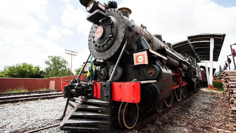 A linha também foi construída peça São Paulo Railway. Imagem: Prefeitura de Guararema/Wikimedia Commons