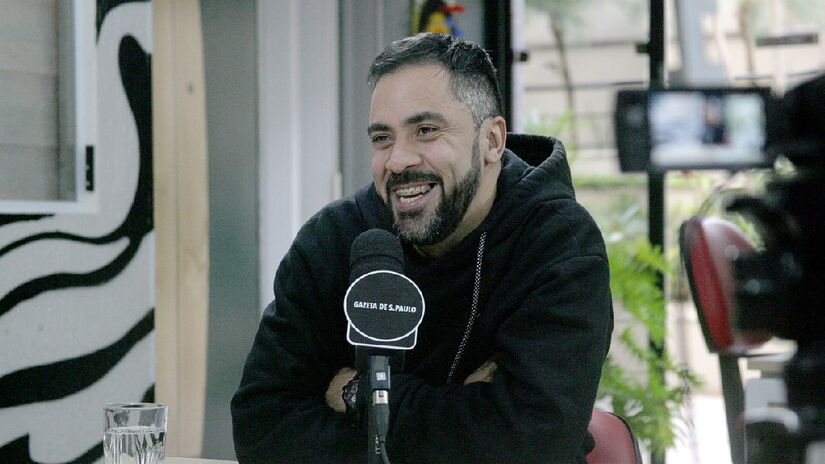 Atualmente com 41 anos, Juka contou que começou a trabalhar cedo, ainda com 14 anos, vindo de família humilde. Vendeu sorvete, comprava relógios, tênis e outros produtos no centro de São Paulo para vender onde morava, e em 2005 foi chamado para trabalhar na TechnoMania, empresa da icônica filmadora Tekpix - (Thiago Neme/Gazeta de S.Paulo)