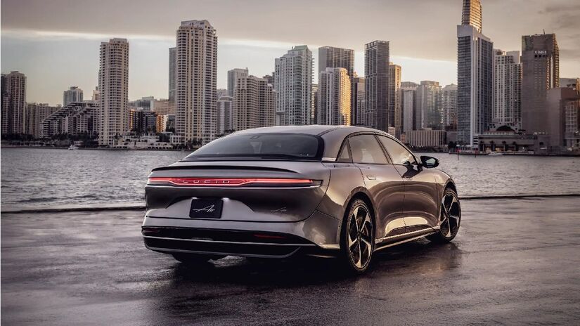 O Lucid Air foi o carro com maior autonomia no teste de bateria baixa. Imagem: Divulgação Lucid