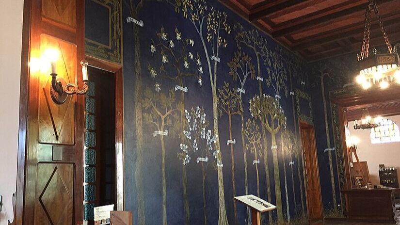 O mural foi restaurado depois que um mestre de obras muito mal avisado (ou mal intencionado) o cobriu com tinta branca. Imagem: Julia Santin/Wikimedia Commons
