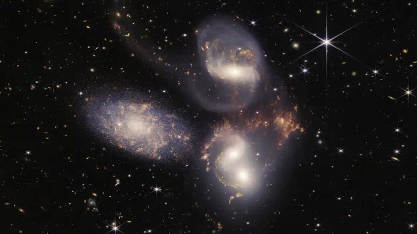 Foi usada a técnica de coronógrafo com MIRI para bloquear a intensa luz da estrela e revelar o planeta escondido (Foto: Divulgação/NASA). Imagem ilustrativa