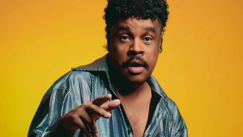 Baseado no livro 'Vale Tudo - O Som e a Fúria de Tim Maia', o espetáculo, com roteiro de Nelson Motta, foi encenado pela primeira vez em 2012.
