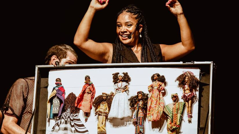 Criada pela Dupla Companhia, a peça fará uma curtíssima temporada de estreia no Centro Cultural Banco do Brasil, no Centro Histórico de São Paulo.