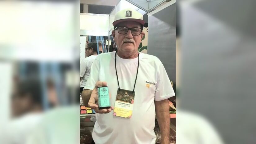 Valdemiro produziu a amêndoa do chocolate que conquistou a medalha de prata na premiação realizada em São Paulo.
Foto: Ascom Solidaridad
