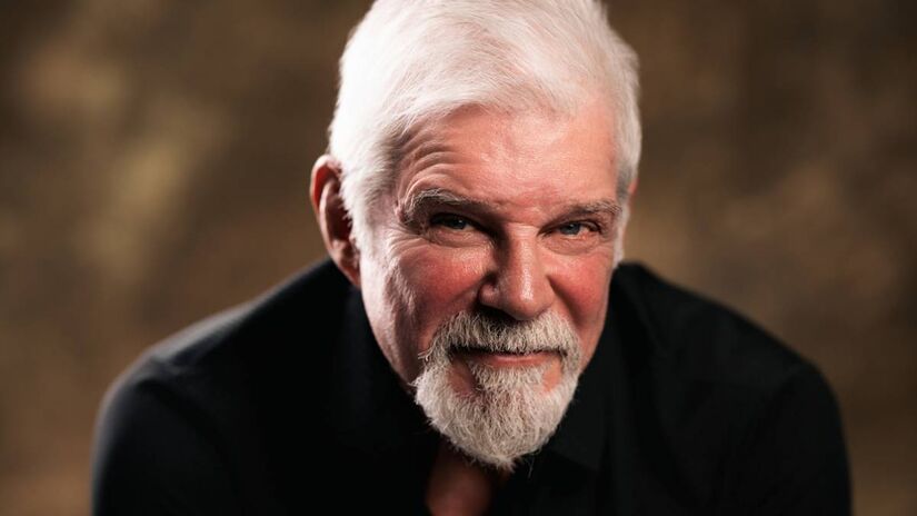 Na montagem de 2025 da peça, o ator Raul Gazolla, hoje com 70 anos, voltará a fazer parte do elenco do espetáculo, interpretando o papel de Zach. Foto: @marcoaureliofotografias