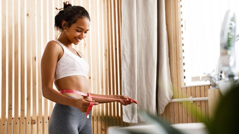O fortalecimento muscular é fundamental durante o emagrecimento. Segundo Twin, ele ajuda a compensar a perda de volume em áreas indesejadas e ainda mantém o corpo no processo de eliminação de gordura.