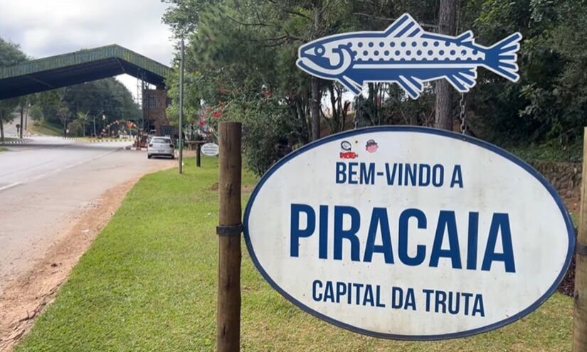O nome "Piracaia", adotado oficialmente em 1906, vem do tupi e significa "peixe queimado"  referência que aguça a curiosidade de moradores e visitantes.