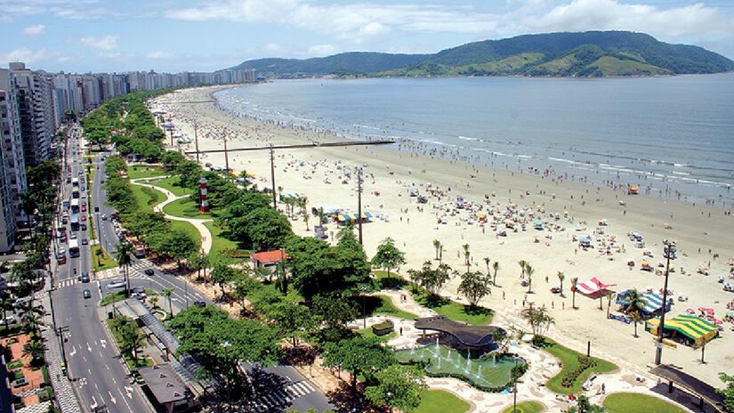Uma das cidades litorâneas mais requisitadas por paulistanos, Santos, no litoral sul, é um destino que conta muita história, cultura e belas praias - (Divulgação/PMS)