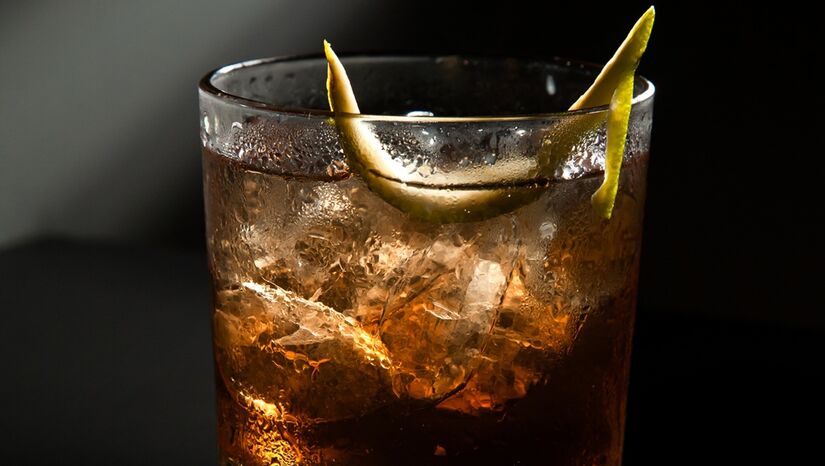 Boulevardier leva uísque, bitter Campari e vermouth Carpano/Agência Sanduíche/Divulgação