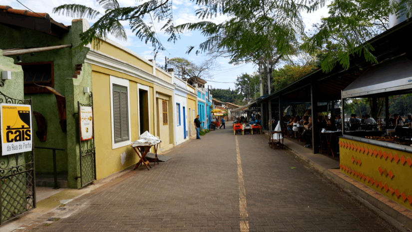 A cidade é ideal para escapadas de fim de semana ou feriados prolongados, com ótima estrutura para receber bem. Para quem deseja fugir da rotina, respirar ar puro e vivenciar o interior de forma autêntica, Piracaia é uma escolha certeira no mapa do turismo brasileiro.

Fotos: Reprodução/Wikimedia Commons