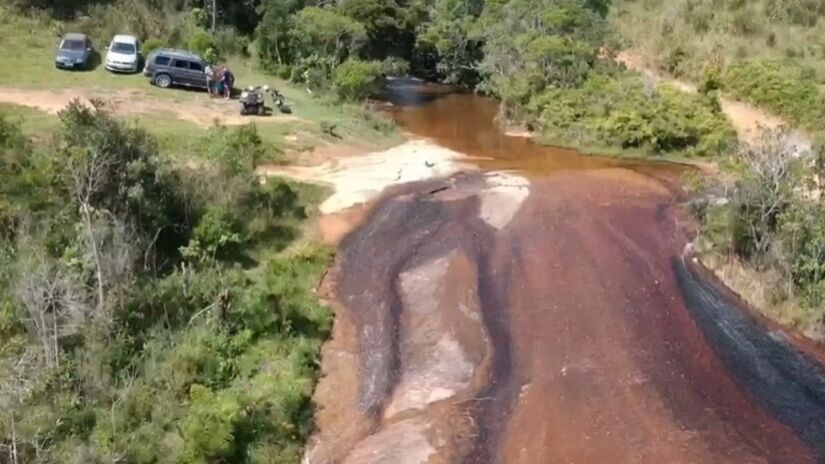 A cachoeira recebe o nome de "Tobogã" devido a uma grande pedra lisa por onde a água escorre, criando uma espécie de escorregador natural. 