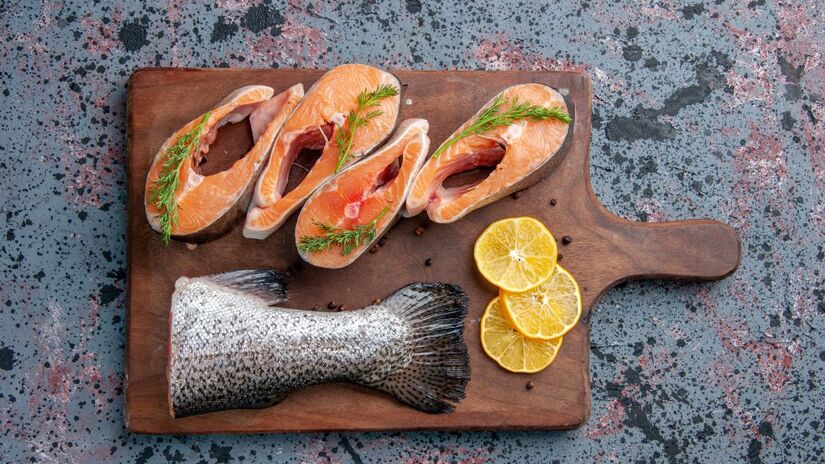 Salmão e sardinha são fontes de ômega-3 e de cálcio
