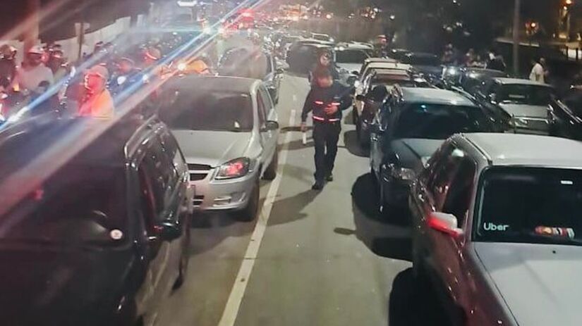 Ponto escolhido para a blitz foi a avenida dos Estados, no cruzamento com a Antônio Cardoso /Divulgação/PMSA