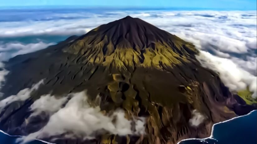 A ilha precisou ser completamente evacuada em 1961, devido a erupção do vulcão - reprodução: YouTube