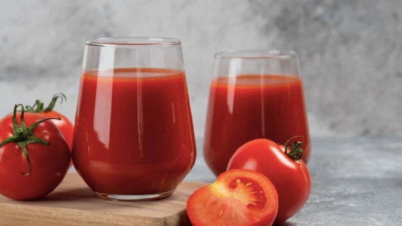 Pesquisa apontou que o tomate comido cru, in natura, não fornece os mesmos benefícios do suco