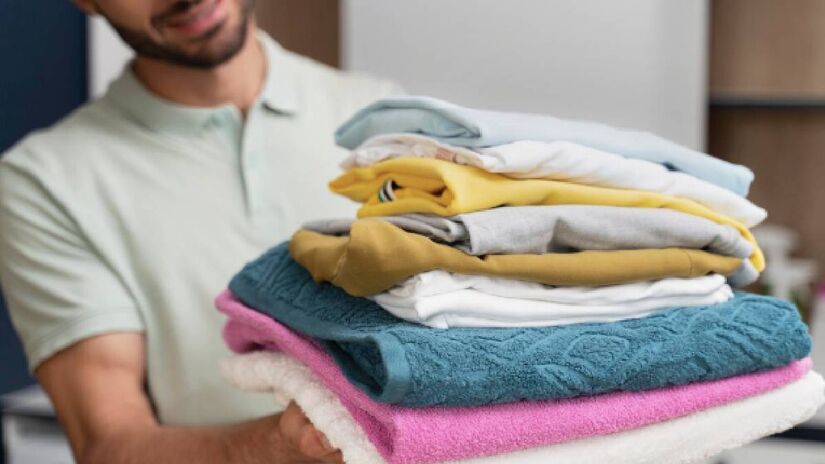 Eles absorvem pelos e fiapos soltos maravilhosamente durante o ciclo, evitando que se fixem novamente nas fibras dos tecidos. Seus resultados são visíveis. (Fotos: Freepik)
