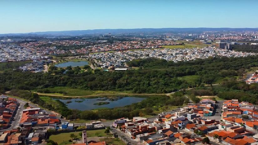Chamada de 'Manchester Paulista' durante o século 19, a cidade de Sorocaba tradicionalmente apresenta uma estrutura industrial surpreendente, junto de uma herança histórica incrível - (Reprodução/Youtube/Canal GVT)