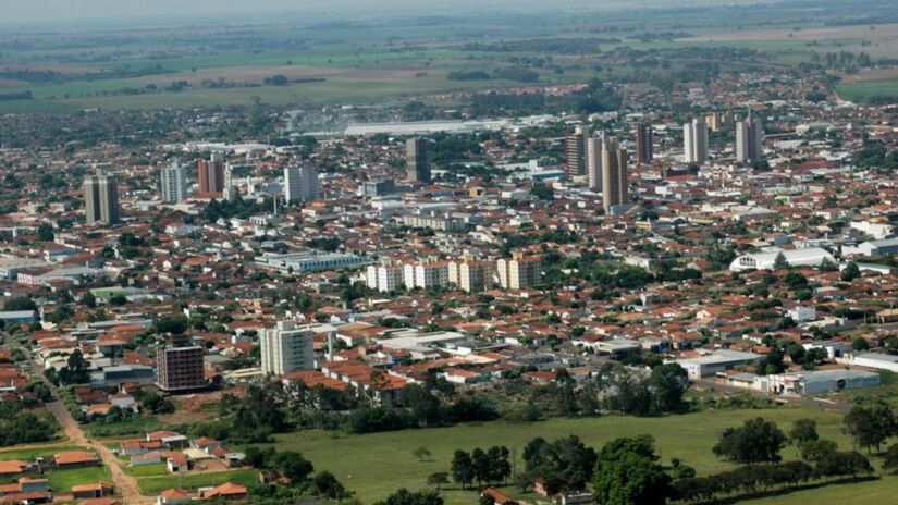 Birigui  Calçados Infantis: a 521 km de São Paulo, Birigui é a maior produtora de calçados infantis do país, com lojas de fábrica e modelos para todos os gostos. Foto: Leandro de Birigui 
