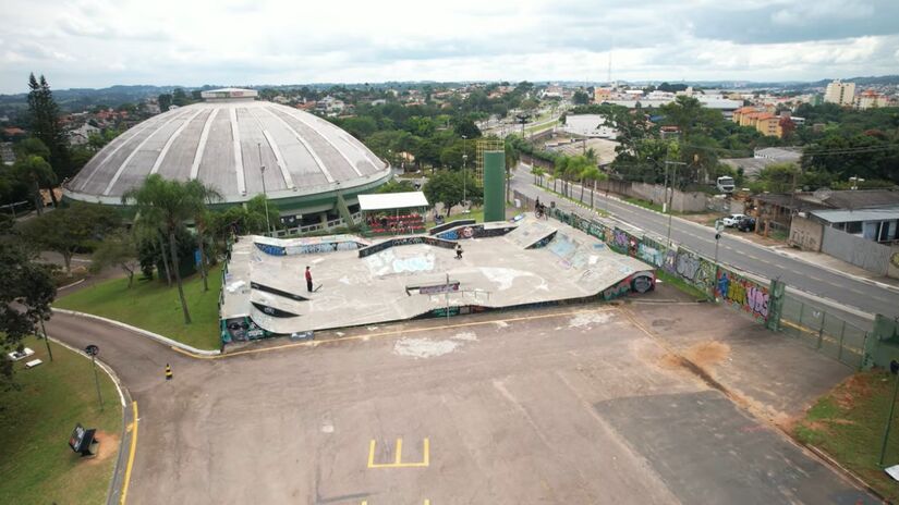 O Parque Municipal Jayme Ferragut encanta com lagos, trilhas e área de lazer completa. É um ponto de encontro para famílias e praticantes de atividades físicas, segundo o Melhores Destinos. Foto: Reprodução/Youtube/Drone4k