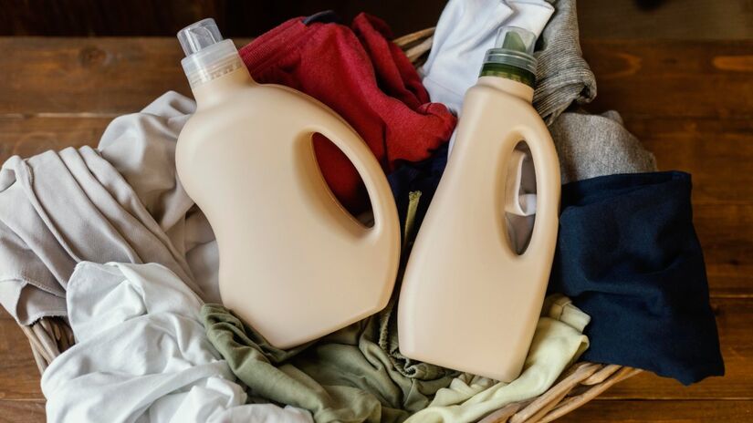 Vinagre também já foi usado para garantir a maciez das roupas e toalhas (Fotos: Freepik)