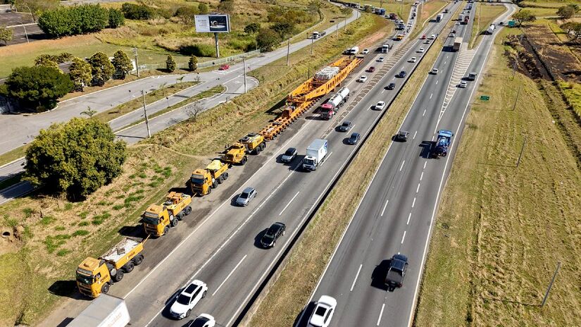 A concessionária informa ainda que, devido ao tamanho da carga, os motoristas devem trafegar com cautela.
Comunicação/Concessionária RioSP