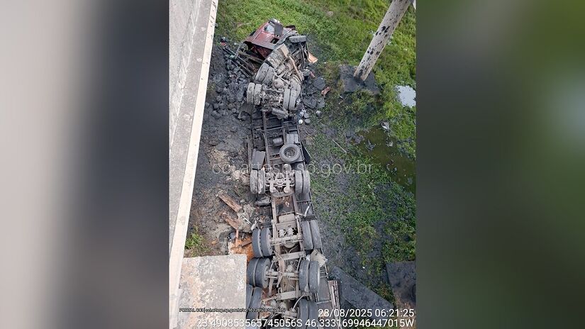Acidente aconteceu na altura do quilômetro 119, no sentido do litoral (externo), por volta das 3h45 - Divulgação/Artesp
