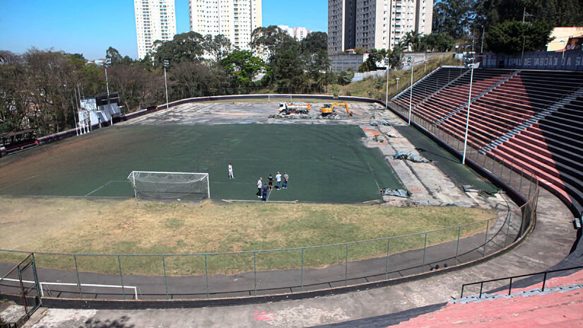 Prefeitura de Taboão da Serra, na Grande São Paulo, começou as obras de reforma do Estádio Municipal José Ferez, um dos espaços esportivos mais tradicionais da região. Fotos: Antonia Alves/PMTS. 