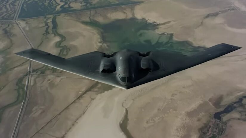 Avião foi usado pela Força Aérea americana para atacar instalações nucleares em junho de 2025