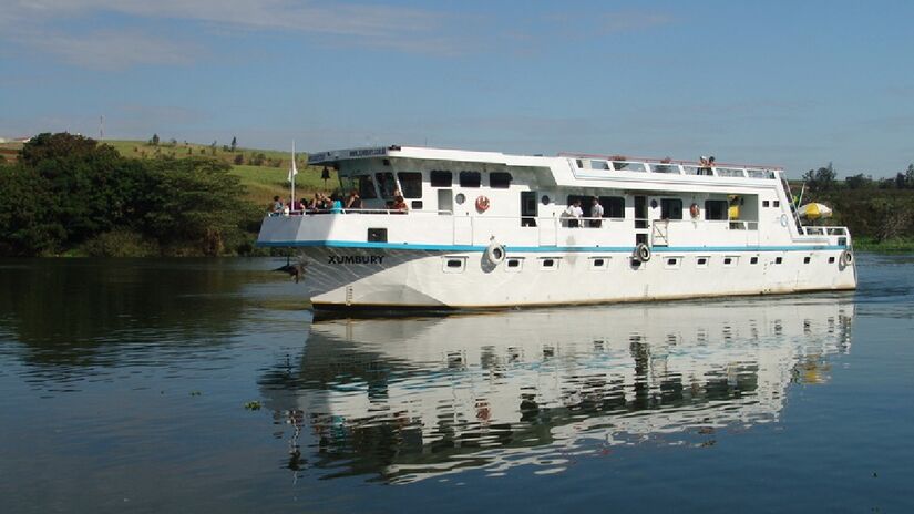 Passeio de barco é grande atrativo da cidade. Imagem: Jose Reynaldo da Fonseca/Wikimedia Commons