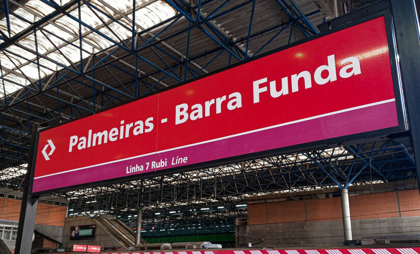Uma das estações de metrô que cortam a região é a Palmeiras-Barra Funda