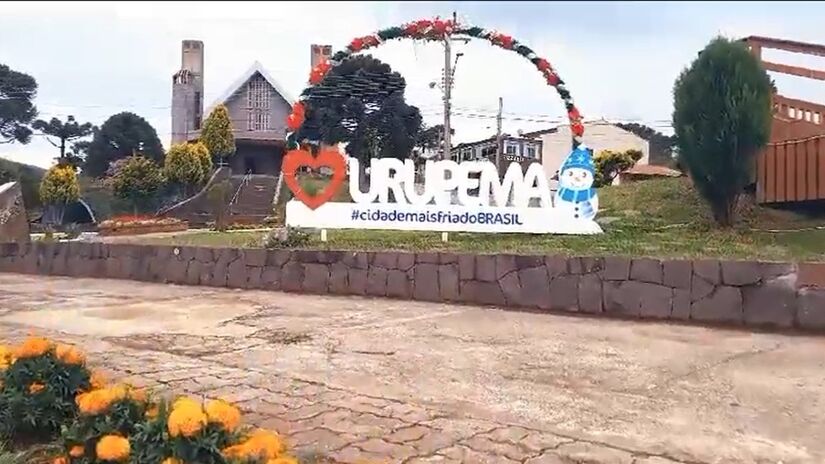 Cidade já registrou sensação térmica de -29°C e atrai turistas em busca de neve e paisagens congeladas