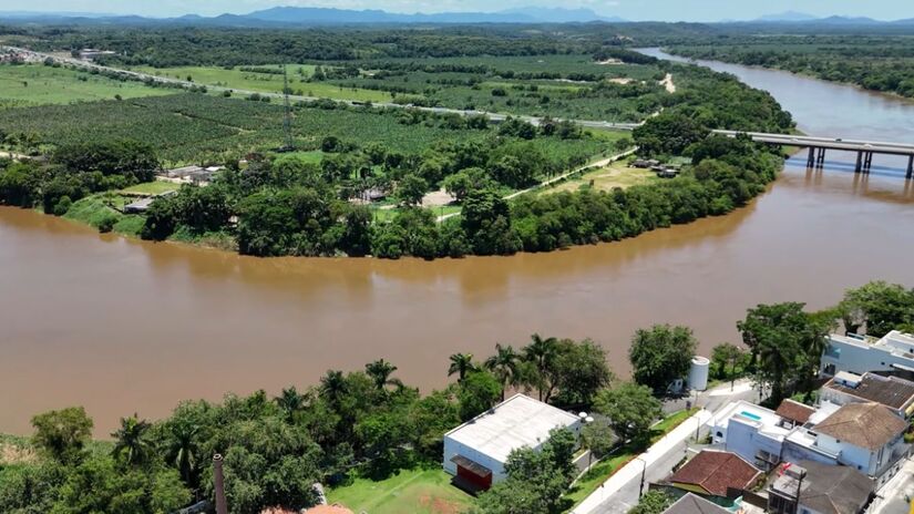 De chá preto a templos budistas: Registro preserva os laços entre Brasil e Japão (Fotos: Reprodução/Youtube)