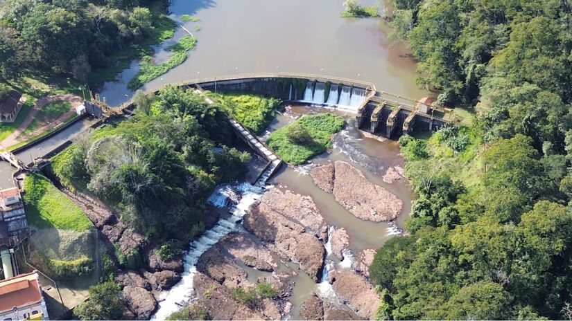 Com pouco mais de 4 mil habitantes, o município une tranquilidade de cidade pequena com qualidade de vida entre as melhores do Brasil (Fotos: Reprodução/Youtube)