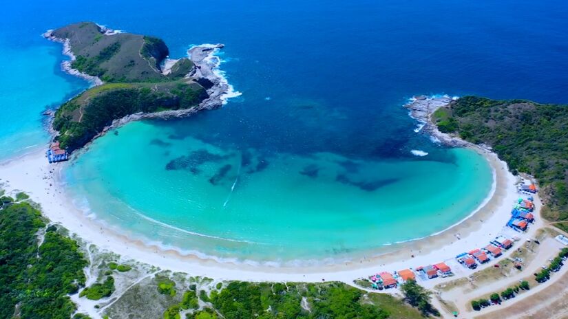 A cidade combina paisagens paradisíacas com uma estrutura urbana completa