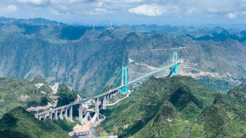 Ponte possui 1.420 metros de extensão.

/Foto: Xinhua/Ou Dongqu