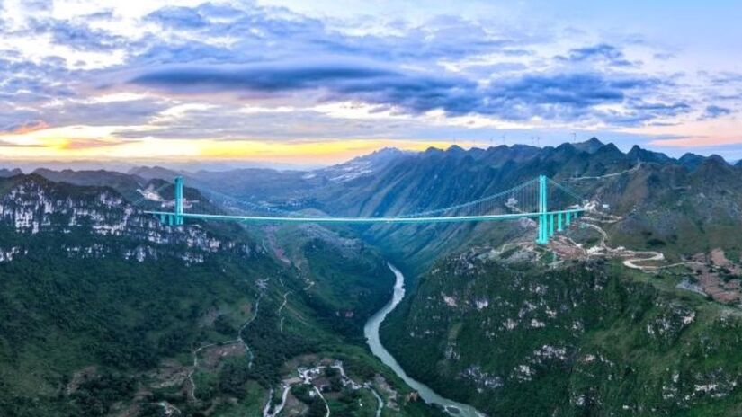 Foram investidos 2 bilhões de yuans (aproximadamente R$ 1,5 bilhão) na construção da ponte.

/Foto: Xinhua/Ou Dongqu