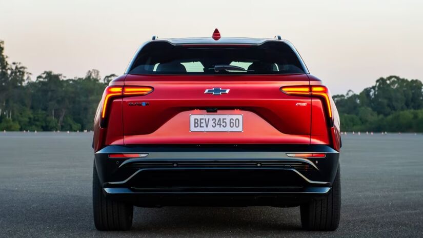 Sua velocidade máxima é de 190 km/h e permite que o carro vá de 0 a 100 km/h em 5,8 segundos.