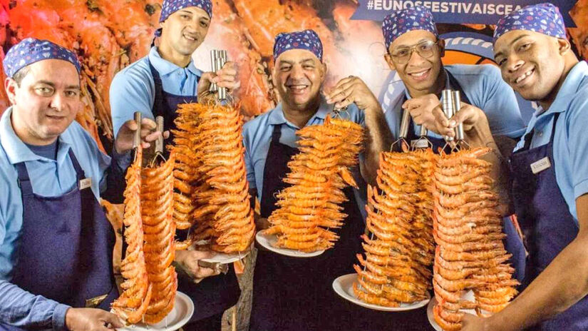 Camarões assados são exclusividade do evento.