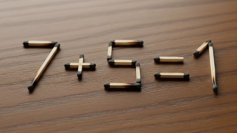 Mova apenas 2 palitos de fósforo para que a equação 7 + 5 = 1 fique correta

Explicação: Mova o palito de fósforo na parte superior direita do + para o topo do 5, transformando-o em um 6.

Mova o palito de fósforo na parte superior esquerda do + para a parte inferior esquerda do 5, fazendo com que ele se torne um 6.

A equação 7 + 5 = 1 agora se torna 7 - 6 = 1.

Foto: Imagem gerada por IA