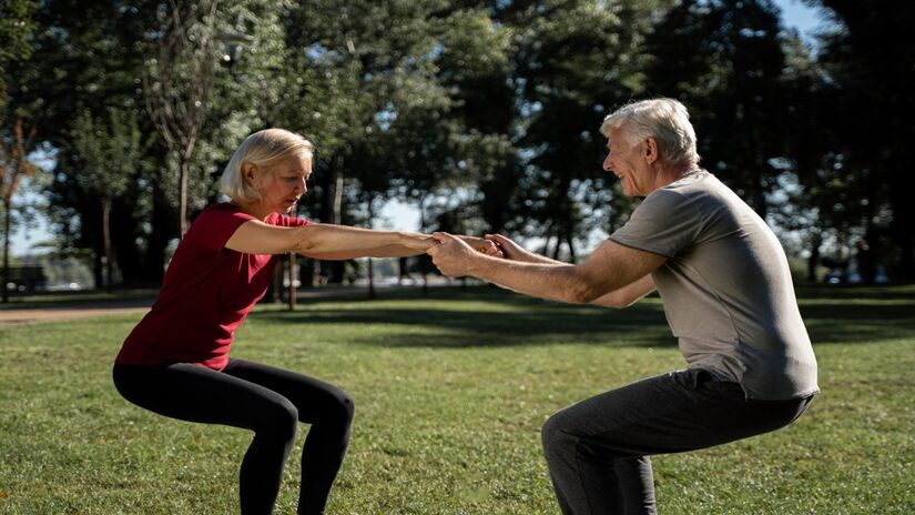 Seu método, chamado de "lanches de exercícios", aposta em movimentos curtos que se encaixam nas atividades diárias